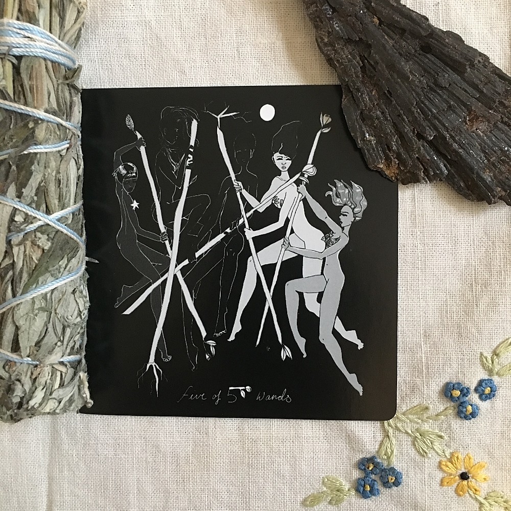 【タロットカード完全ガイド】杖の5(FIVE OF WANDS)でみる恋愛運と仕事運、パワーストーンと開運ネイル!