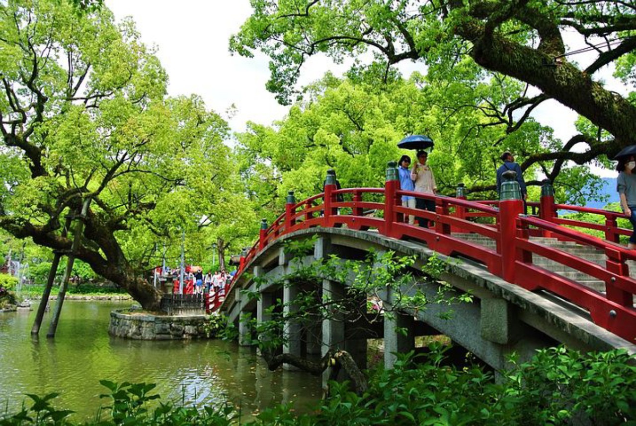 【福岡エリアのオススメ霊能者・占い師】福岡と縁深いスピリチュアルな伝説や口コミから人気の集まった占い師・霊能者5選