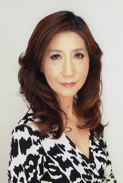 シャルロット・MARIKO 先生